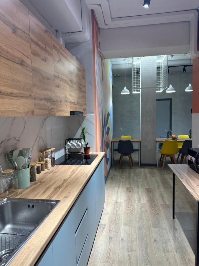 Izzzi Hostel Biskek Kültér fotó