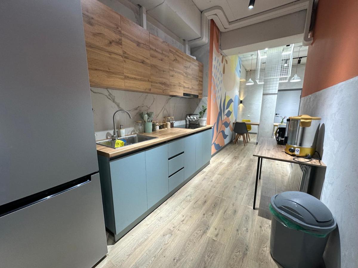 Izzzi Hostel Biskek Kültér fotó