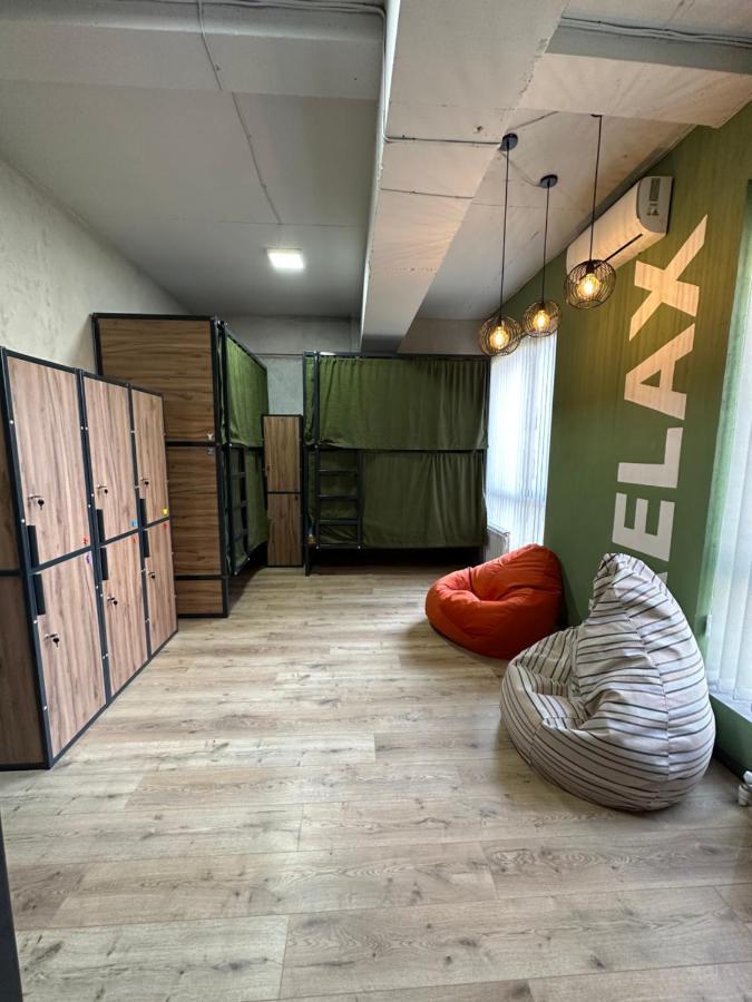 Izzzi Hostel Biskek Kültér fotó