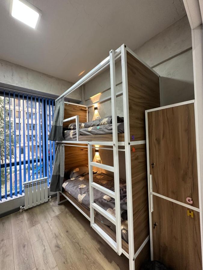 Izzzi Hostel Biskek Kültér fotó